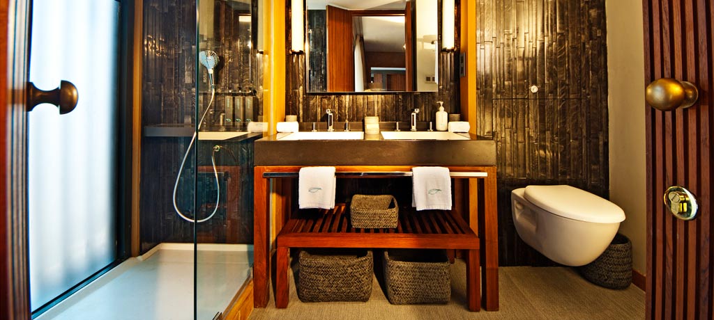 design suite bathroom