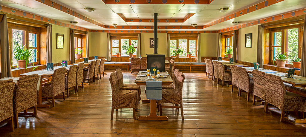 asia nepal monjo everest summit lodge dining 01