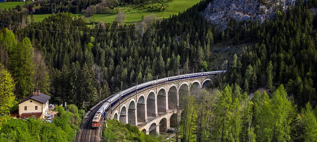 Europe Golden Eagle Danube Express exterior