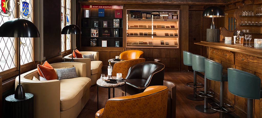 cigar bar